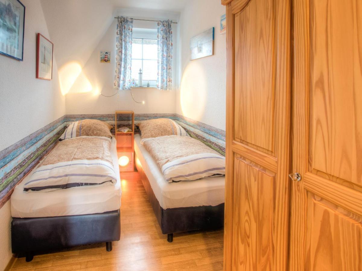 Ferienwohnung Fokuhl Im Strohhus Hooksiel Шилліг Екстер'єр фото